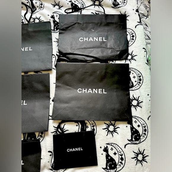 6 Chanel Paper Bags - Picture 3 of 3